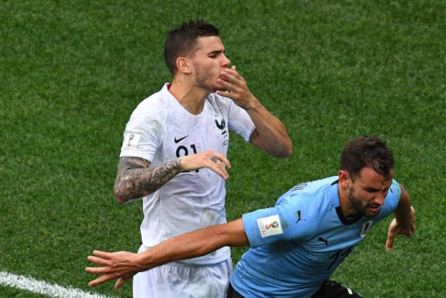Cham diem Uruguay 0-2 Phap: Than may man giup Griezmann toa sang hinh anh 5
